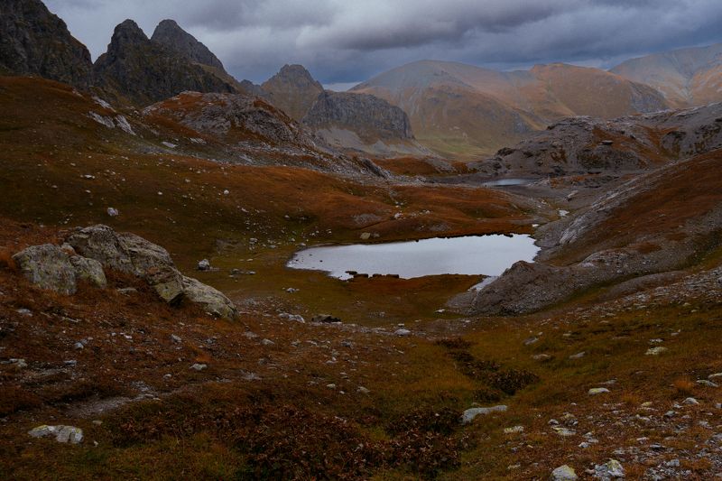 горы, озеро, облака Хмурый деньphoto preview