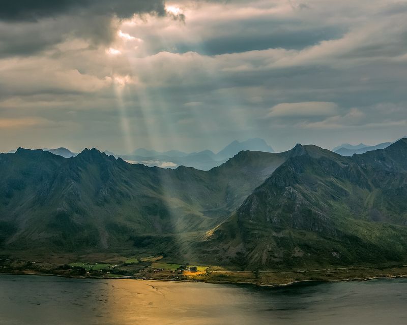 норвегия,лофотены,хайкинр,горы Поцелуй небес.photo preview