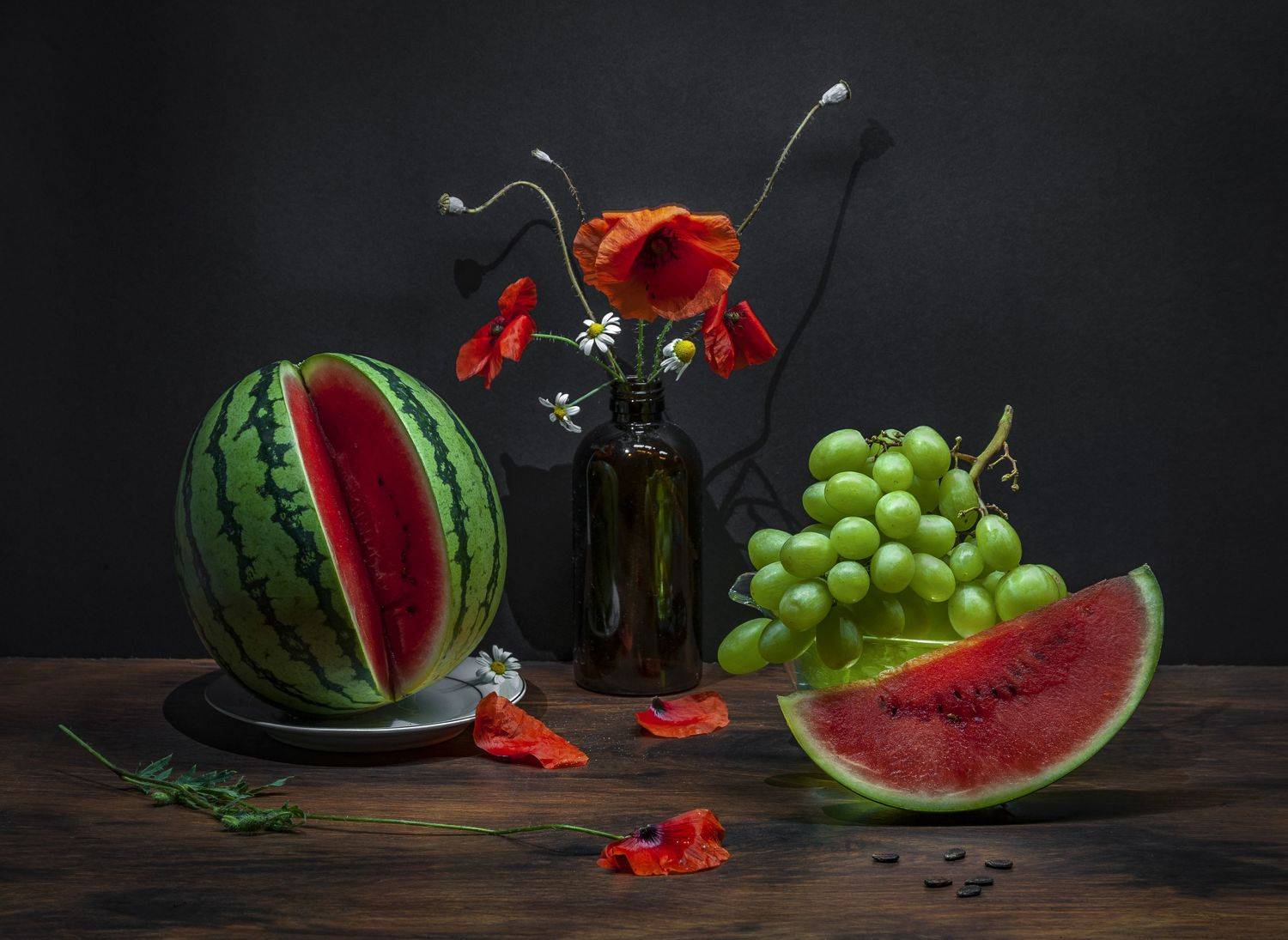 Натюрморт #3416. Автор: Кондратюк Андрей натюрморт, арбуз, виноград, мак, ромашки, цветы,, Кондратюк Андрей