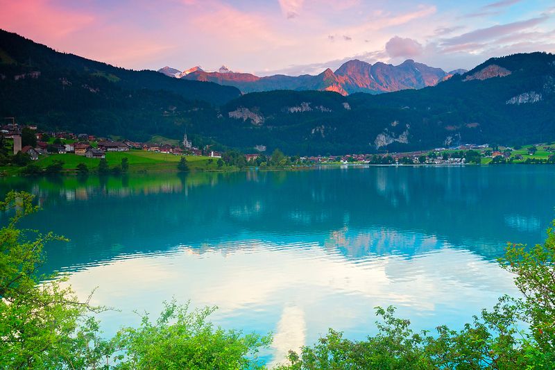 Озеро в Альпах, Швейцарияphoto preview