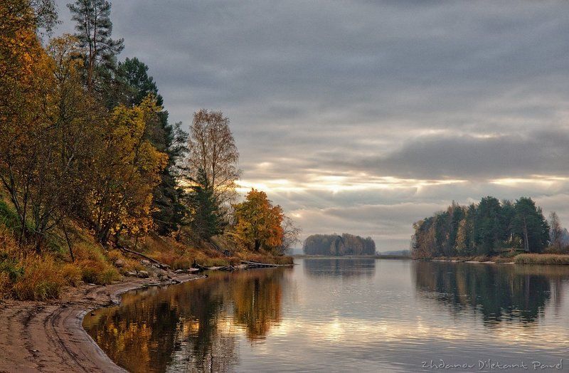 Лен.облась_выборгский район, Осень, Посёлок Лесогорский, Река Вуокса Серый день ползет лениво.photo preview