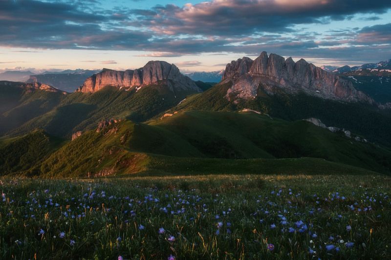россия, адыгея, кавказ, большой тхач, природный парк, горы, хребет, цветы, рододендрон, лето, рассвет, природа, пейзажссия, забайкальский края, забайкалье, кодар, сибирь, природа, пейзаж, наледь, чарские пески, трещина, лед Ачешбокиphoto preview