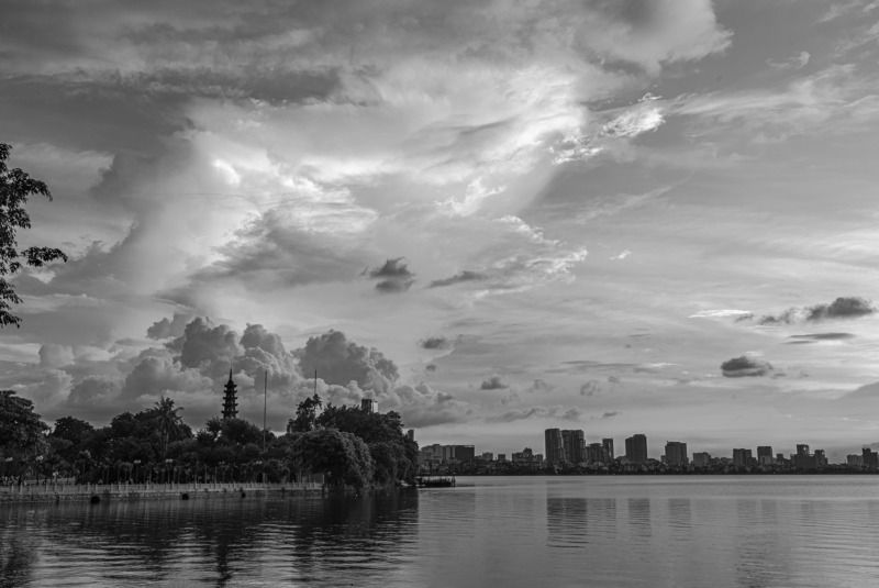 Black and whitephoto preview