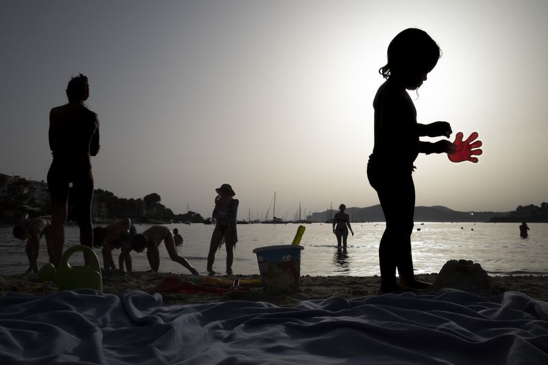 streetphotogrphy, streetphoto, urban, people, low key, sihlouttes photo preview