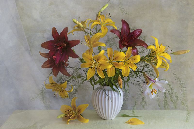 лилии Букет из лилийphoto preview