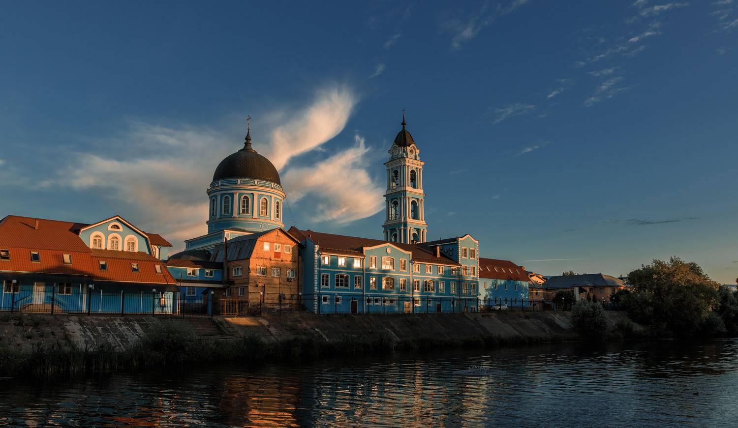 Собор Богоявления Господня. Автор: Владимир Васильев пейзаж, церковь, храм, church, landscape, architecture, архитектура, лето, summer, река, river, Владимир Васильев