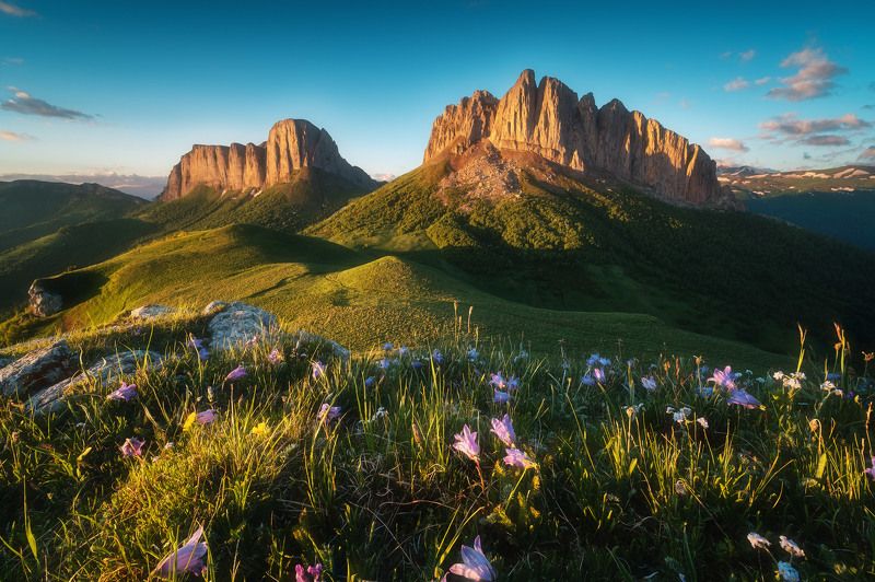 россия, адыгея, кавказ, большой тхач, природный парк, горы, хребет, цветы, рододендрон, лето, рассвет, природа, пейзажия, забайкальский края, забайкалье, кодар, сибирь, природа, пейзаж, пустыня, чарские пески, бархан, рассвет Ачешбокиphoto preview