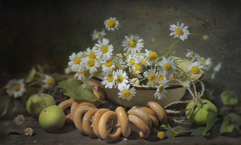 сушки,яблоки,ромашки С сушкамиphoto preview