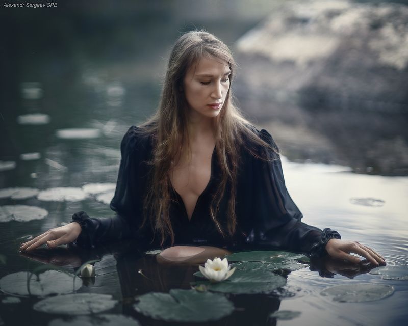 девушка,озеро,красота,кувшинки,гармония,настроение Наядаphoto preview