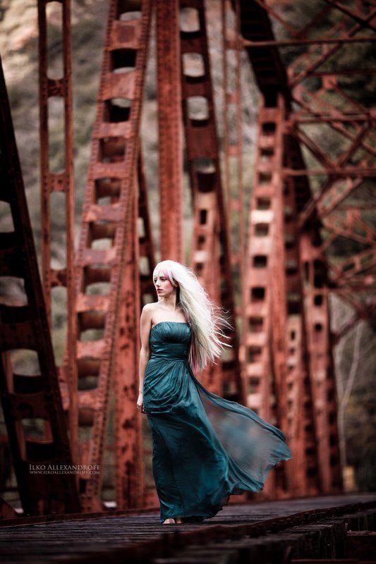 Windy portraitphoto preview