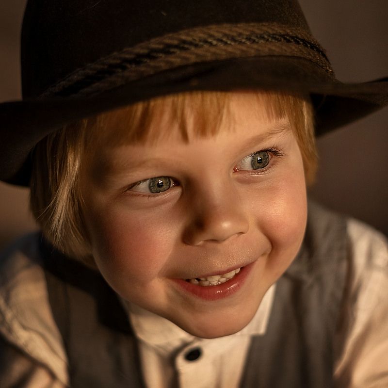 дети, детская фотография, мальчик, мальчишки, портрет, естественный свет, улыбка Сын фото превью
