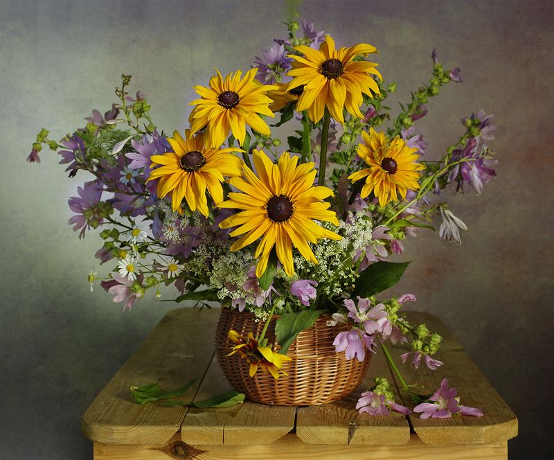 натюрморт#цветы#верапавлухина#рудбекия#фотонатюрморт # Натюрморт с рудбекиями.photo preview