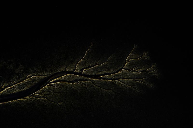 nature    australia   aerial In Search of Lightphoto preview