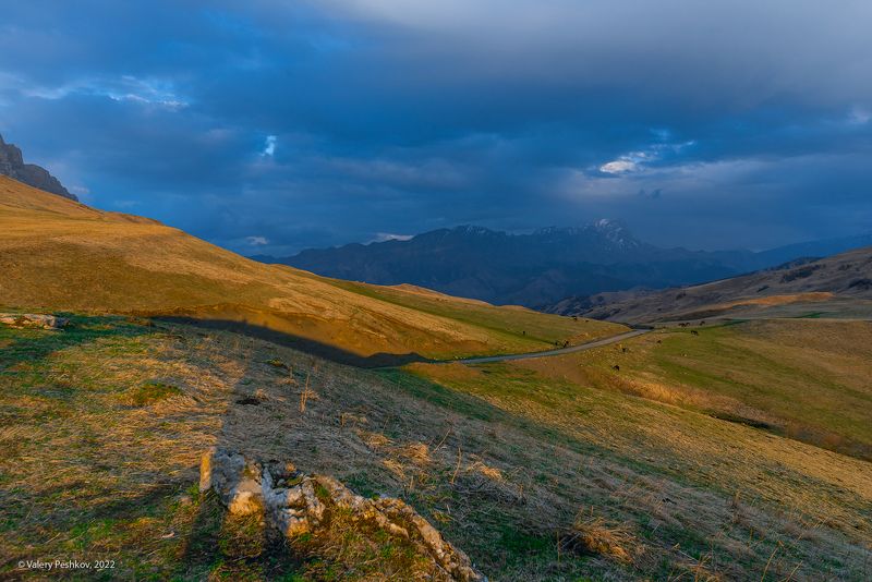вечер в горах, перевал, актопрак, баксан, чегем, кабардино-балкария, центральный кавказ Pro неторопливый вечер на перевале фото превью