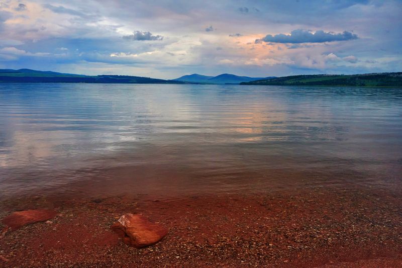 Немного красного в воде и на небеphoto preview