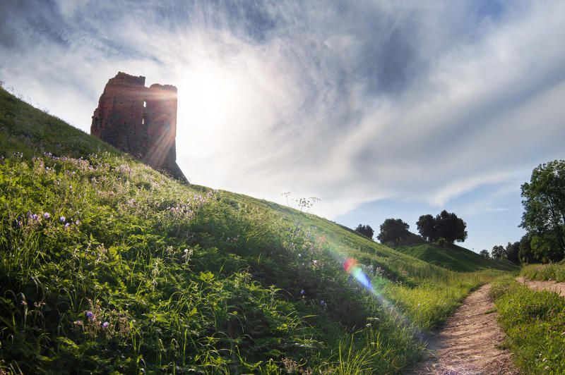 fortress,skyscrapers,water,waterscape,sunlight,sunrise,sunset ,sunshine, пейзаж,беларусь, новогрудок, крепость Руины замка Миндовга в Новогрудке фото превью