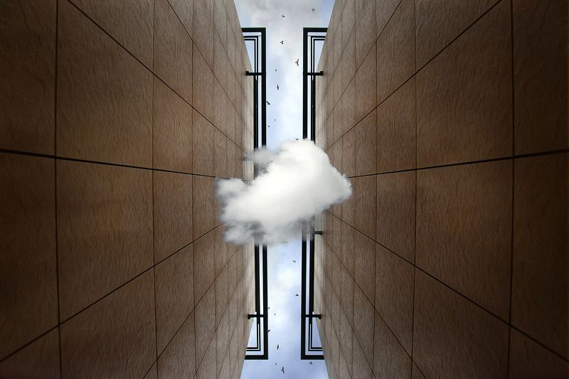 Captive Cloudphoto preview