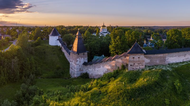 псковская область, россия, архитектура, монастырь, закат, лето, pskov region, russia, architecture, monastery, sunset, summer Псково-Печорский монастырь photo preview