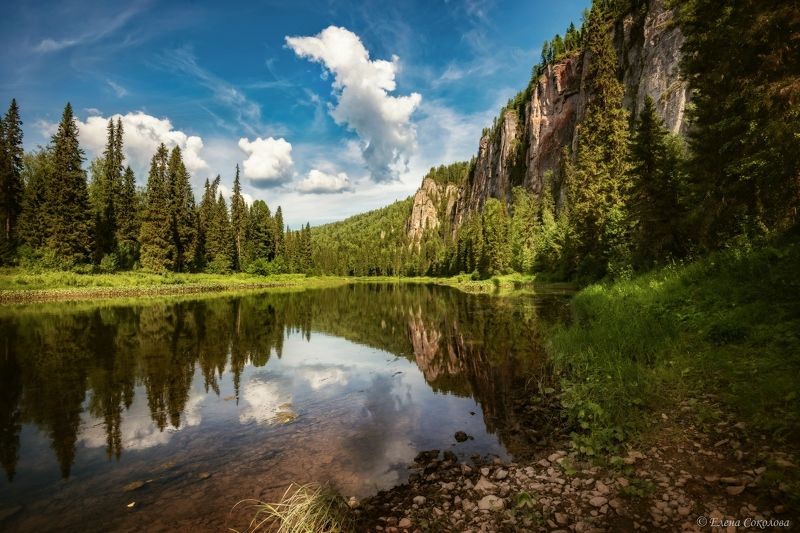 летний пейзаж, река, скалы Камень Еранphoto preview