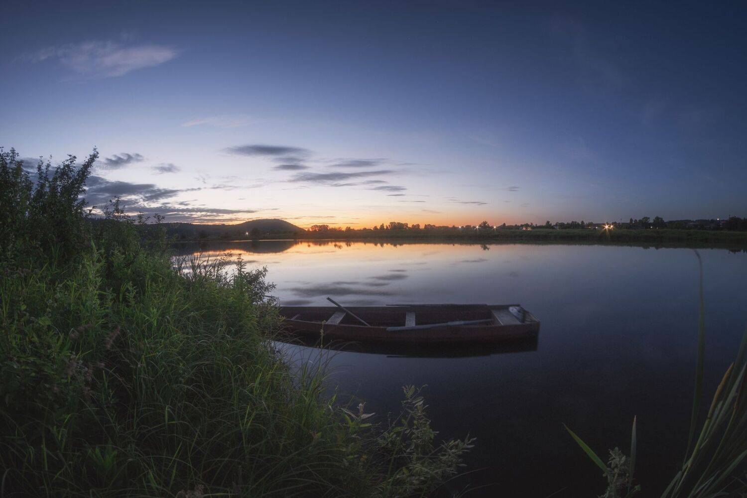 Заря на безымянном озере-старице. Автор: Котов Андрей , Котов Андрей