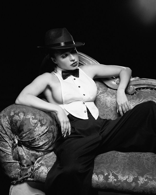 Femme fatalephoto preview