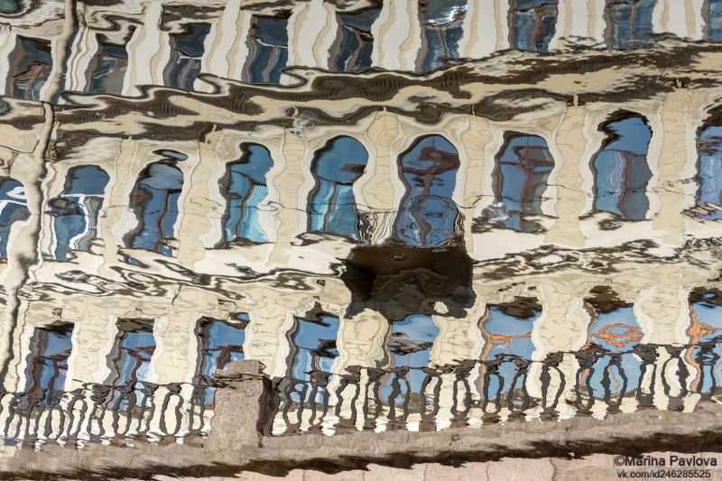 город, санкт-петербург, абстракция, акваабстракция, акваграфика, отражения на воде, городские отражения, канал грибоедова Танцующие окна весеннего Петербургаphoto preview
