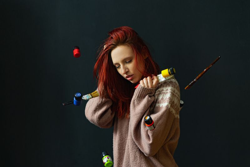 концептуальная фотография, постановочная фотография, левитация Портрет художницы Вики Смолягоphoto preview