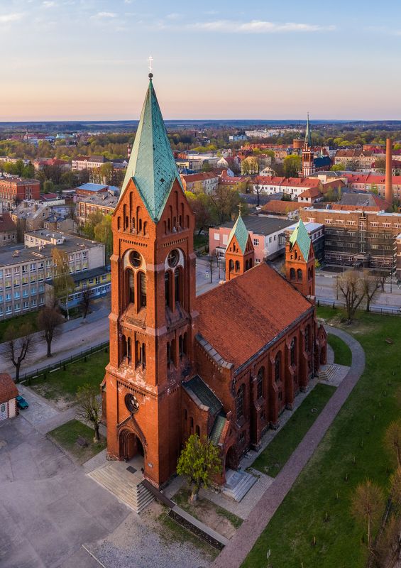 калининградская область, черняховск, россия, весна, город, церковь, архитектура, kaliningrad region, chernyakhovsk, russia, spring, city, church, architecture Черняховскphoto preview