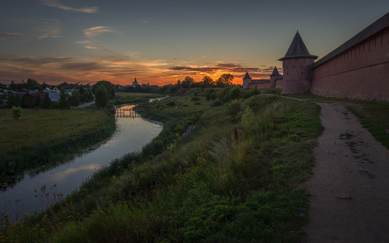 суздаль, вечер, закат, река, каменка, монастырь Суздаль засыпаетphoto preview