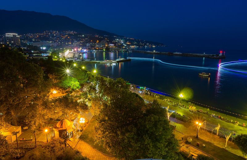 ялта, крым, ночная ялта, черное море, ялтинский маяк Ночная Ялтаphoto preview