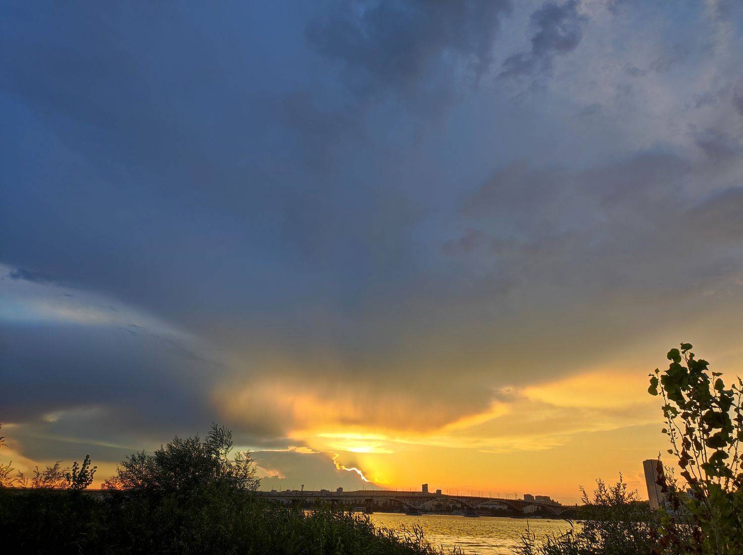Beautiful evening. Автор: Karina Yakovleva волга, закат, вечер, Karina Yakovleva