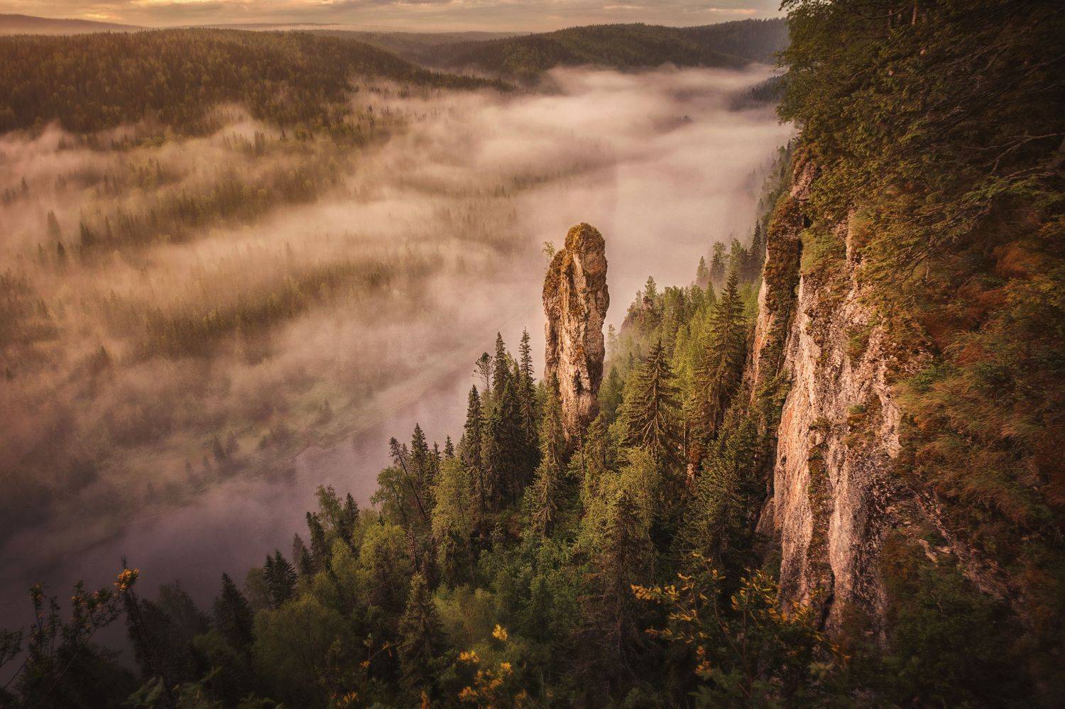 Раннее утро на река Усьва. Автор: Шевченко Николай озеро, горы, лес, природа, закат, рассвет, красота, приключения, путешествие, Шевченко Николай