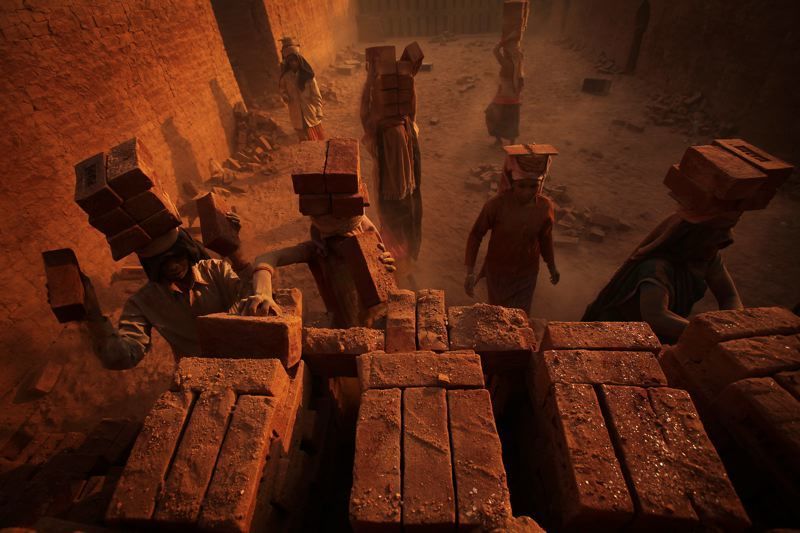 Кирпичных дел мастераphoto preview