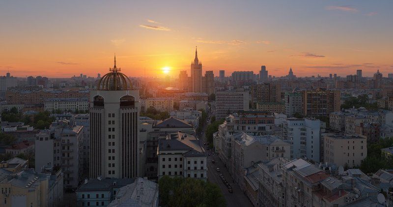 Высотка на Баррикадной, Москва, Сталинская высотка майский вечерок в городе М.photo preview