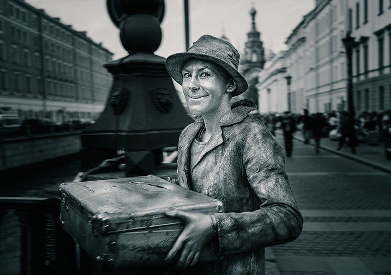 питер.живая скульптура. случайный взгляд. улыбка Silver smile).photo preview