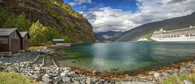 Проход под радугой входит в стоимость услуг лайнераphoto preview