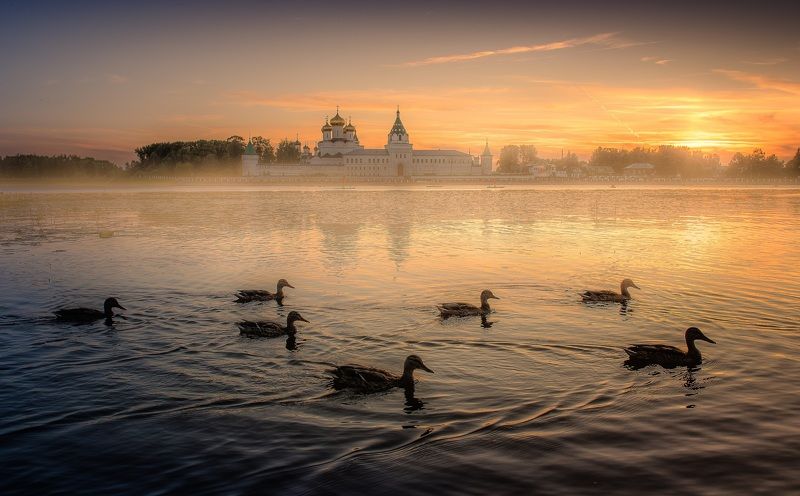 закат, рассвет, утро, вечер, кострома, монастырь, река, вода, озеро У Ипатьевского монастыря...photo preview