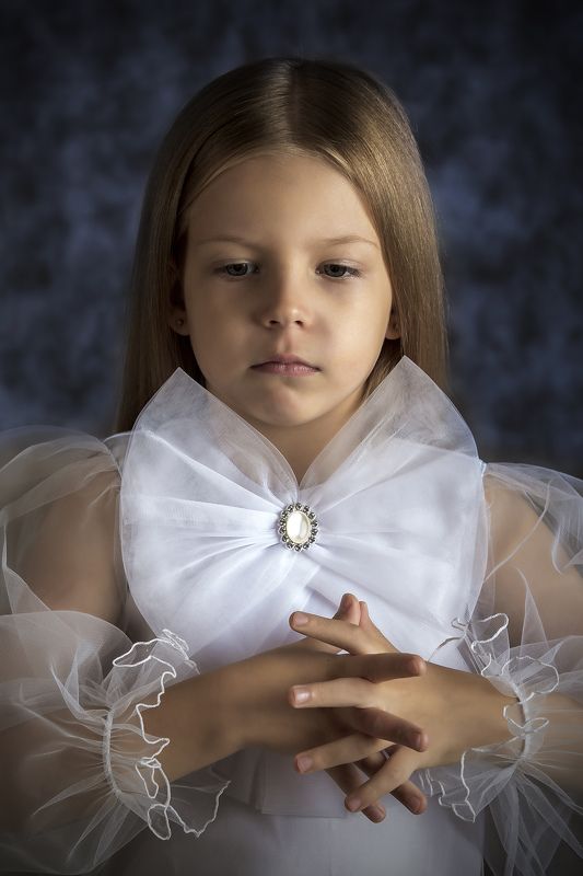 девочка, портрет, дети, студия Задумчивостьphoto preview