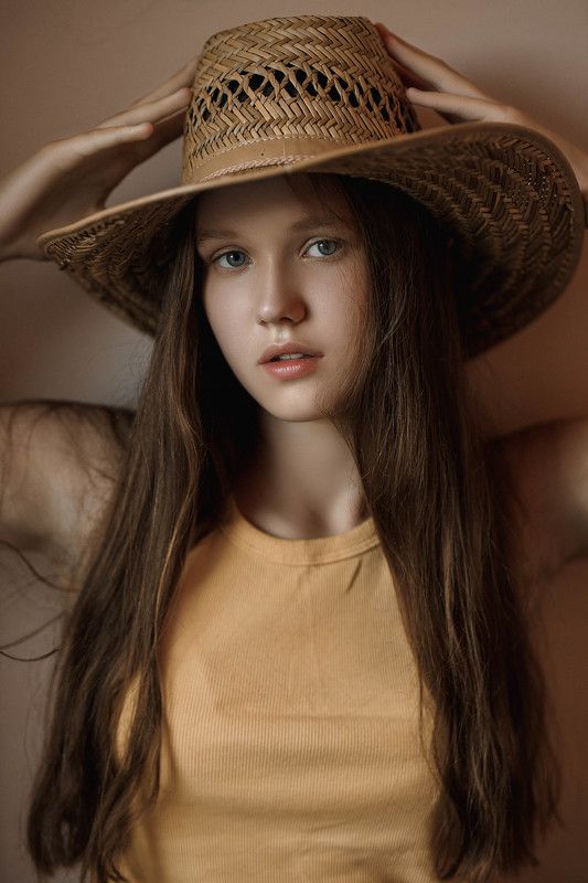 девушка, модель, портрет, фотосессия, студия, макияж, гламур, girl, model, modeling, young, portrait, make-up, творческий портрет, женский портрет, woman, young woman, glamour, постановка, постановочная фотография, fashion Алинаphoto preview