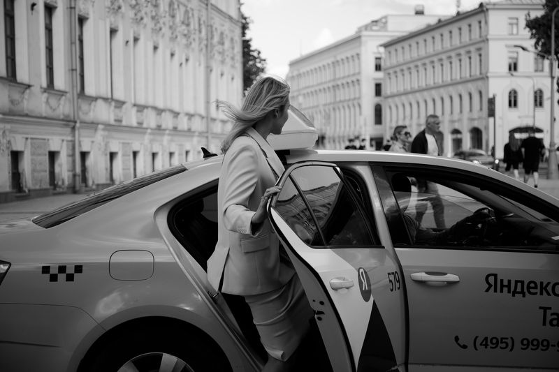 taxi, moments, mood, msk, moscow, monochrome, moscowblackandwhite, life, human, female, woman, bw, blackwhite, black and white, blackandwhitephoto, bnw, documentary, russia, reportage, human, street, StreetPhotography, streetphoto, street life, street mos Moscow | afterphoto preview
