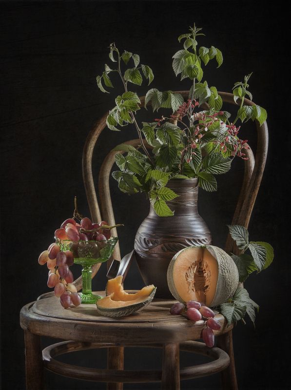 дыня, виноград, стул, крынка.. Краски осениphoto preview