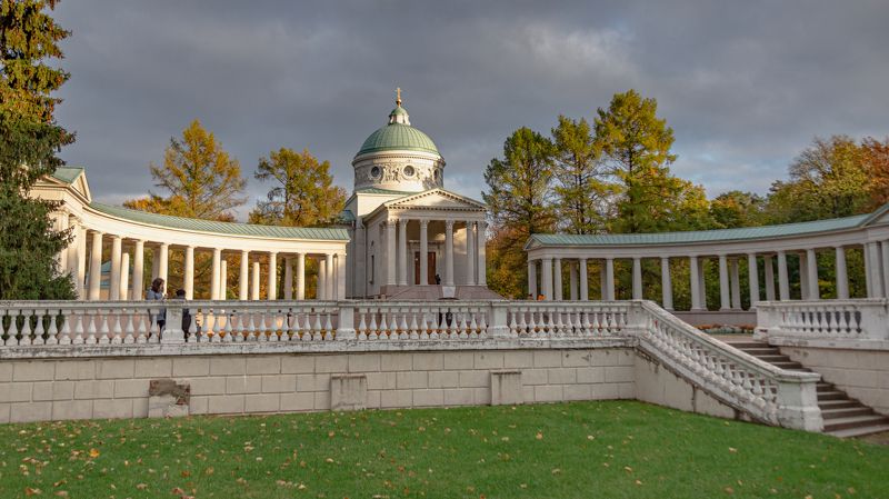 #осень, #золотая_осень, #золотаяосень, #архангельское, #архитектура, #колоннада Осень в Архангельском фото превью