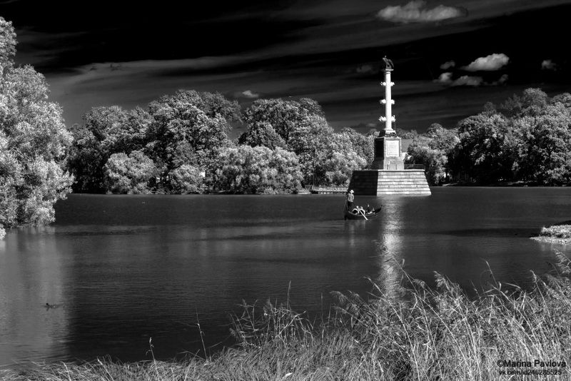 город,  архитектура, город пушкин, царское село, большой пруд, екатерининский парк, городской пейзаж, чесменская колонна, гондола, nikon Чёрно-белое настроение уходящего лета...photo preview