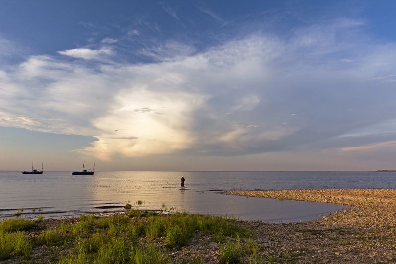 старик и озероphoto preview