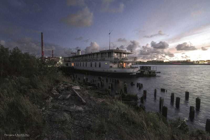 Старый труженик, колёсный пароход «Н.В.Гоголь»photo preview