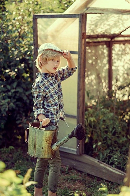 Юный садоводphoto preview