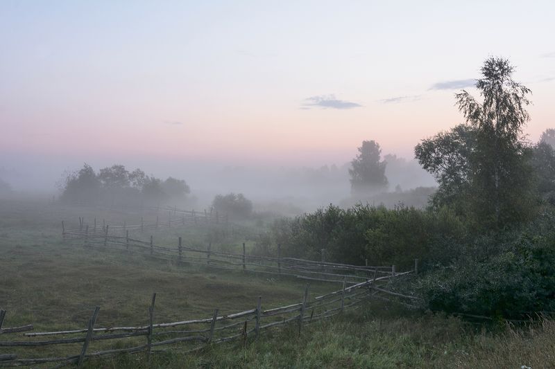 за околицей туман расстилаетсяphoto preview