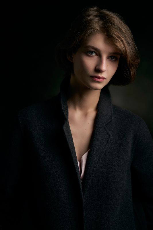 portrait, low key, girl, eyes, sony, studio, dark Сашаphoto preview