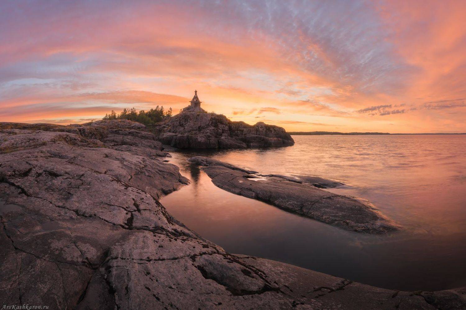 "Небесное пламя" . Автор: Арсений Кашкаров Есусарет, остров, шхеры, Ладожское озеро, Карелия, закат, белые ночи, Арсений Кашкаров