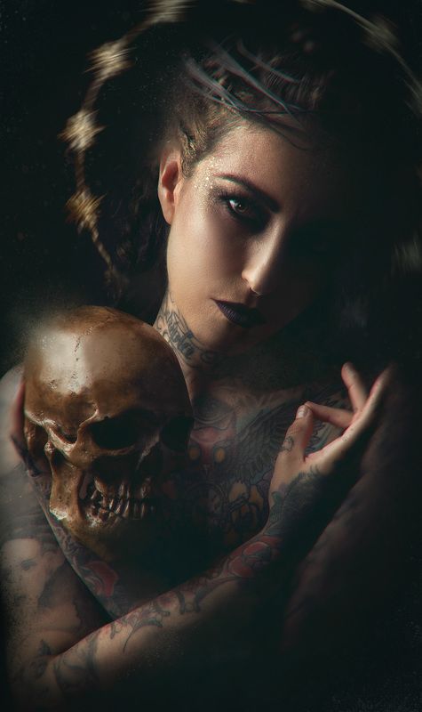 portrait Cráneos y coronasphoto preview